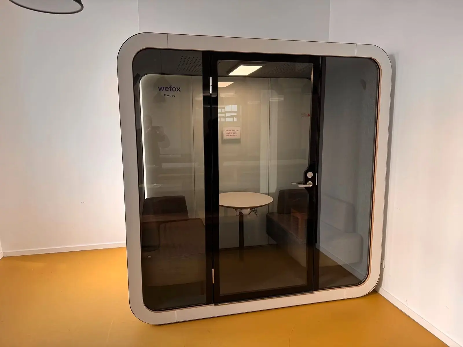 Framery Q Meeting Maggie, Meetingbox, refurbished